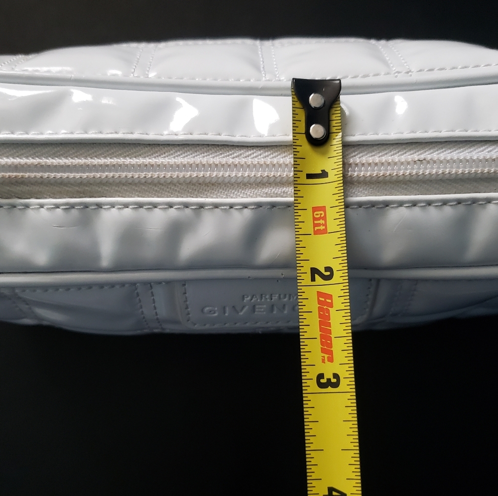 Givenchy Parfums White Quilted Patent Cosmetic Pouch Makeup Bag Travel Case - Picture 9 of 10